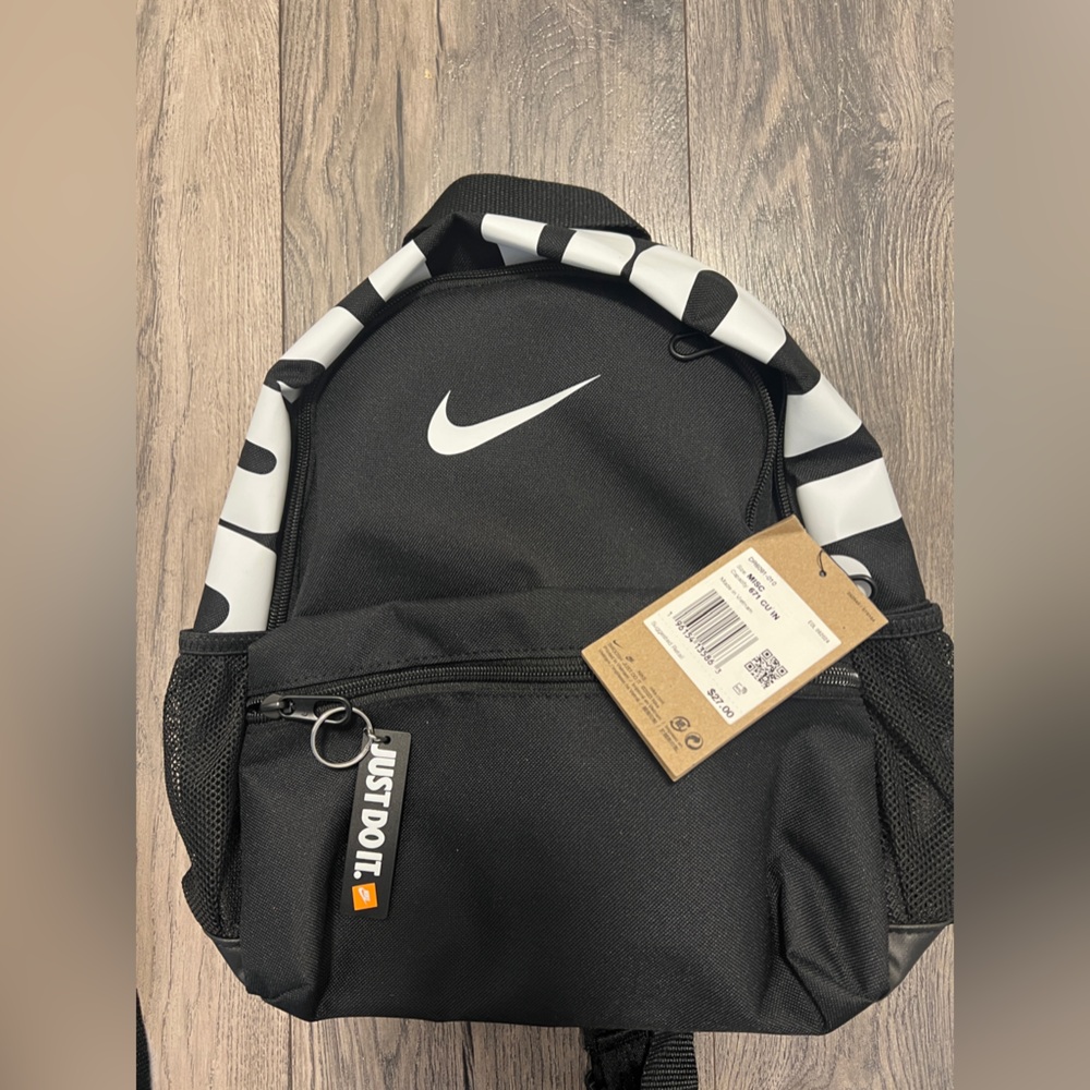 NWT Nike Black & White Everyday Backpack